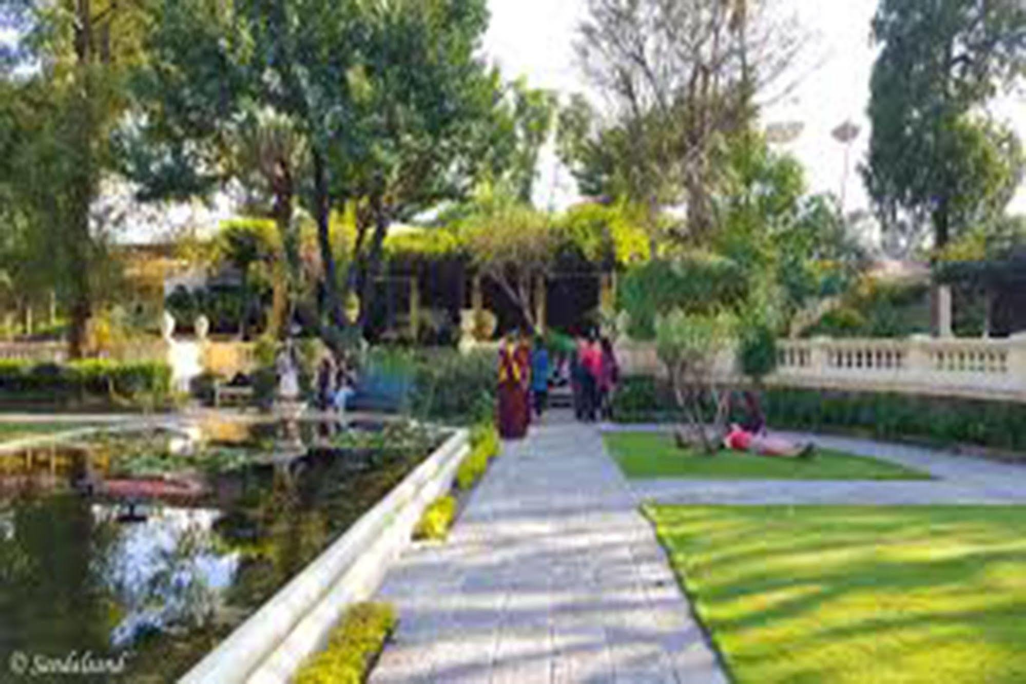 Hotel Cherry Garden 3*
